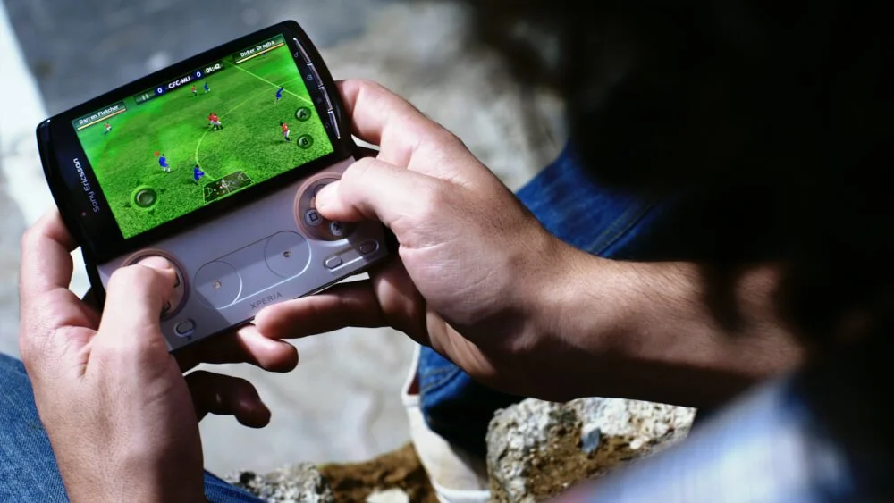 Xperia PLAY graded retuched 
