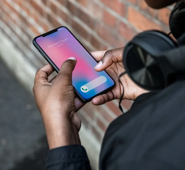 ¿Sabías que algunas aplicaciones móviles graban la pantalla de tu iPhone?