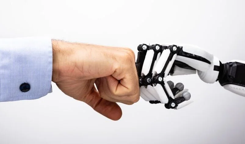 optimus robot humanoide tesla ilmaistro